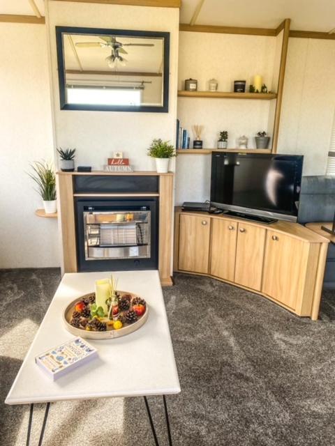 The Hygge Retreat At 7 Lakes Country Park, Lincolnshire Villa Crowle  Esterno foto