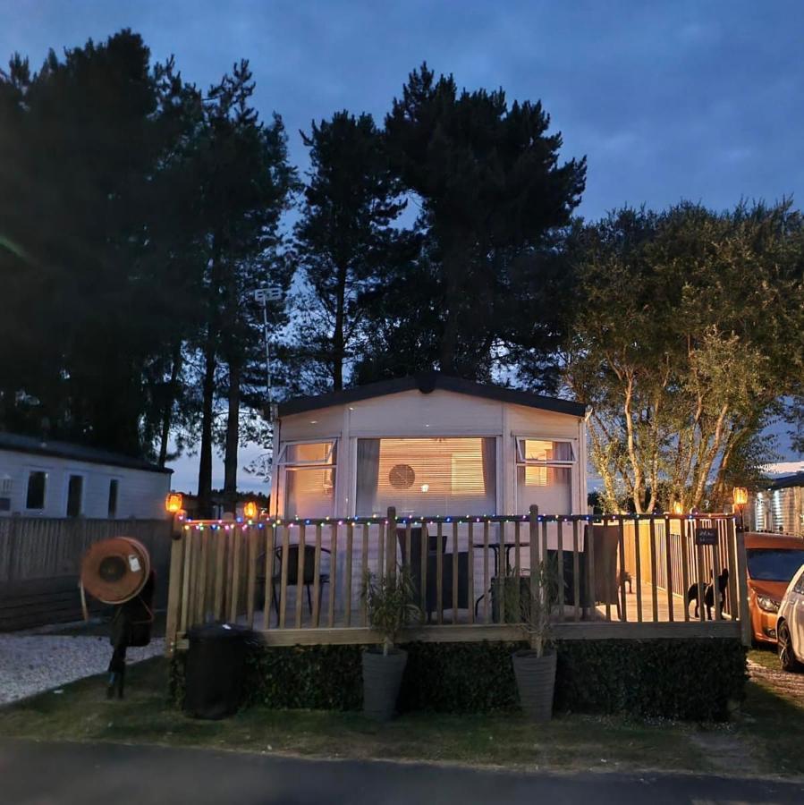 The Hygge Retreat At 7 Lakes Country Park, Lincolnshire Villa Crowle  Esterno foto