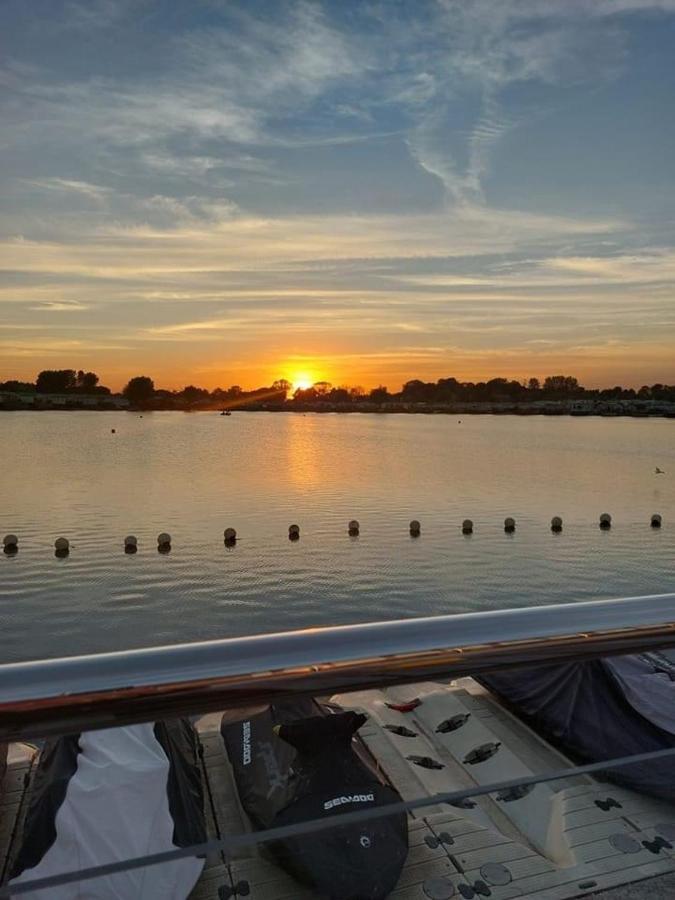 The Hygge Retreat At 7 Lakes Country Park, Lincolnshire Villa Crowle  Esterno foto